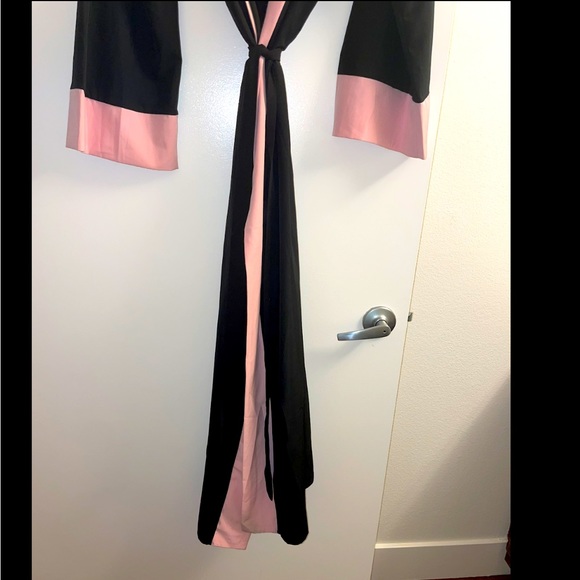 Black and pink Abaya / Robe, Medium size - Picture 7 of 10